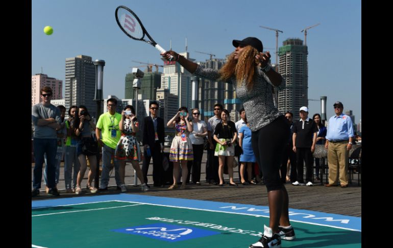 Williams a la cabeza, la rumana Simona Halep se mantiene en segundo. AFP G. Baker  /