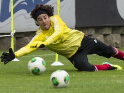 El portero mexicano aún está a la espera de su debut dentro de la Liga de España. AFP / ARCHIVO
