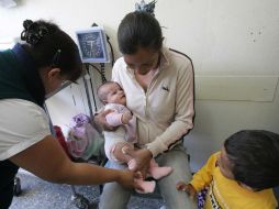 El virus puede presentarse en menores de un año, así como en adolescentes. EL INFORMADOR / ARCHIVO