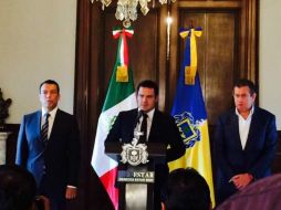 Aristóteles Sandoval ofrece sus condolencias y muestra su solidaridad a las familias de las dos víctimas. ESPECIAL /