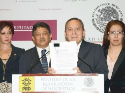 Jesús Zambrano exige una averiguación a fondo, por las posibles redes del narco y del gobierno.  / CUARTOSCURO