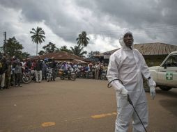 A pesar de que el brote del ébola ha matado a casi tres mil personas en África, la dispersión del virus en Guinea se ha estabilizado. AP / T. Bindra