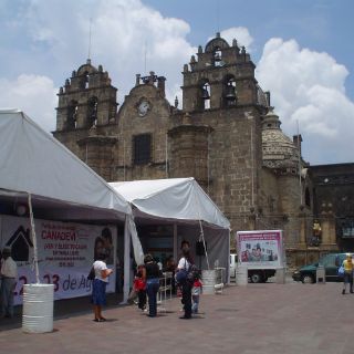 Inicia Feria de vivienda en explanada del Santuario