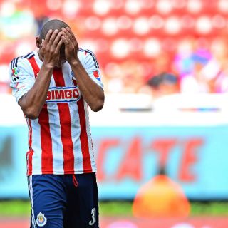 Carlos Salcido, tres semanas fuera