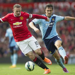 El ManU logra su segunda victoria en la Liga Premier