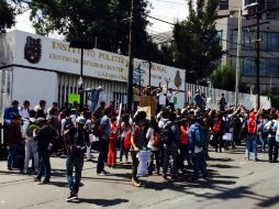 Estudiantes del IPN continúan con su bloqueo parcial sobre avenida Constituyentes. NTX /