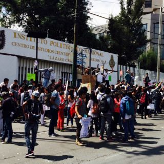 Se concentran jóvenes en 12 planteles del IPN