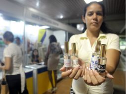 Un equipo de químicos trabajó a lo largo de un año y medio para crear los perfumes. EFE / E. Mastrascusa