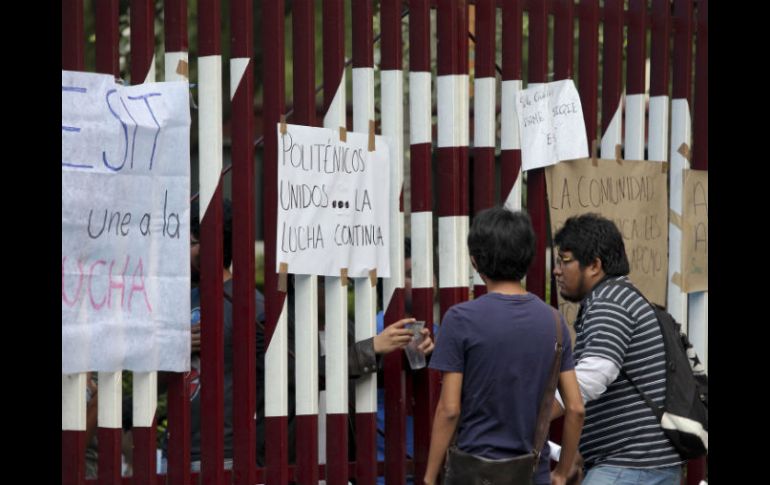 Estudiantes del Instituto Politécnico se manifiestan en contra del nuevo plan de estudio. SUN / J. Cabrera