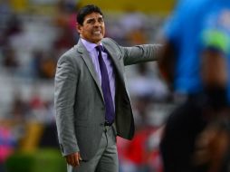 Tener la pelota y no poder anotar desespera al estratega de los universitarios. MEXSPORT / A. Macías