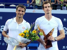Es el primer título de Murray (d) desde que ganó en Wimbledon en julio del 2014. AFP /