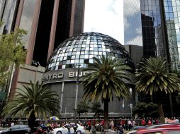 En la BMV se negocia un volumen de 2.6 millones de títulos, por un importe de 86.3 millones de pesos. NTX / ARCHIVO.