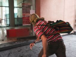 Presuntos estudiantes atacaron el Congreso de Guerrero en protesta por la muerte de sus ''compañeros''. SUN / C. Rogel