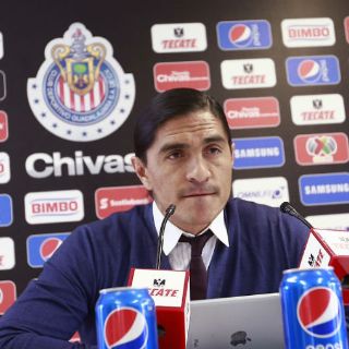 Más cambios en Chivas: renuncia Palencia