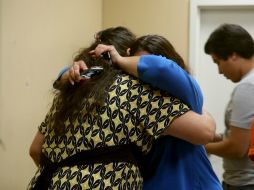 Familiares y amigos de Daniel Crespo lamentan la pérdida del que fuera alcalde de una ciudad del condado de Los Ángeles. AP / N. Ut