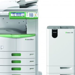 Presentan en México impresora que borra y reutiliza papel