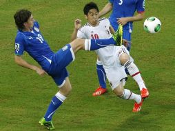 Kagawa (d) será probado como centro campista por el técnico mexicano. AP / ARCHIVO.