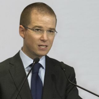 El PAN celebra diálogo de Osorio con IPN en la calle