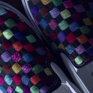 Vans se viste de huichol para nuevos tenis