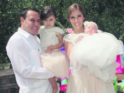 Familia. Víctor Salazar Rivas, Camila, Paola Eggermont y María Paula. EL INFORMADOR /
