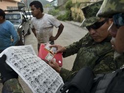 El Ejército inició los operativos de localización de los normalistas desde la madrugada. AFP / Y. Cortez