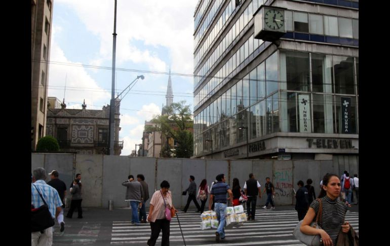 Varias calles del centro de la ciudad son cerradas por precaución. NTX / J. L. Salmerón