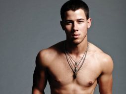 Nick Jonas tranaja para consolidar su carrera como solista dejando atrás su imagen de los Jonas Brothers. TWITTER / @FlauntMagazine