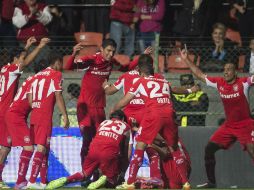 Los Diablos Rojos celebran el gol marcado por Benítez. MEXSPORT / O. Aguilar