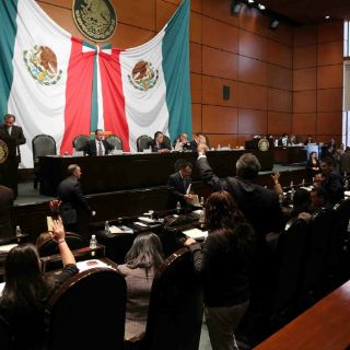 Diputados guardan minuto de silencio por 2 de octubre