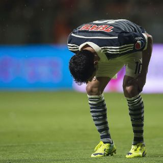 Chivas cae, y Bustos renuncia