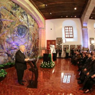 Luis Nishizawa recibe homenaje póstumo en la SEP