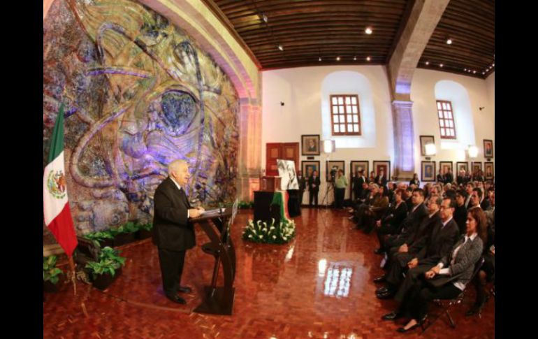 El secretario de Eduación Pública Emilio Chuayffet dirige unas palabras durante la ceremonia en la sede de la SEP. TWITTER / @SEP_mx