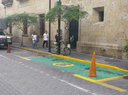 Los soportes metálicos desaparecieron y por consiguiente el estacionamiento de bicicletas ya no podrá ser utilizado. EL INFORMADOR /