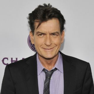 Demandan a Charlie Sheen por lesiones