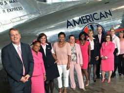 Más de 100 mil empleados de la aerolínea y US Airways usarán prendas de color rosa ESPECIAL / http://hub.aa.com/