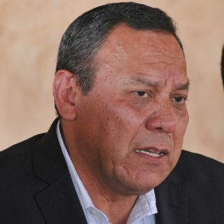 Se reúnen gobernadores perredistas con Zambrano y Navarrete