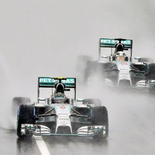 Lewis Hamilton gana en Suzuka