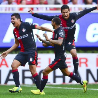 Atlas se lleva el Clásico Tapatío ante Chivas