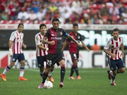 Acción del partido de Chivas frente a Atlas en el estadio Omnilife. EL INFORMADOR / J. Mendoza