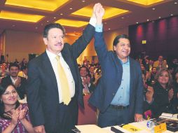 Sin competencia. Carlos Navarrete y Héctor Bautista encabezarán al sol azteca por los próximos tres años. EFE /