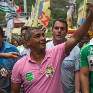 Romario va de las favelas al Senado