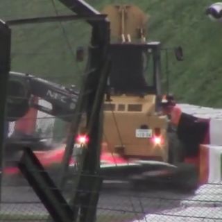 Un aficionado graba el accidente de Jules Bianchi desde la tribuna