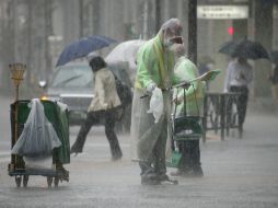 El fenómeno meteorológico desata fuerte oleaje, intensas precipitaciones y desplazamientos de tierra. EFE / K. Mayama