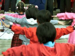 Los niños que recibieron los envoltorios fueron llevados al hospital como precaución. AP / ARCHIVO.
