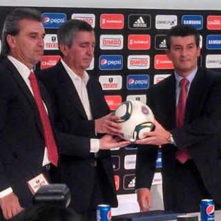 Oficial: 'Chepo' regresa como DT de Chivas