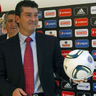 'Chepo' confía en sacar adelante a Chivas