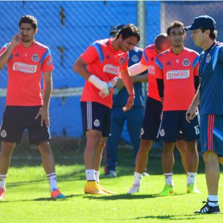 'Chepo' sacude alineación de Chivas