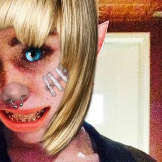 Miley Cyrus se 'desfigura' el rostro