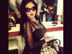 Torres presume accesorios de lujo. FACEBOOK / Yasira Esmeralda Torres