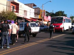 En ese mismo momento un hombre también fue atropellado por un auto cuando intentaba cruzar la calle. EL INFORMADOR /